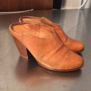 Rag and Bone Mule in light brown